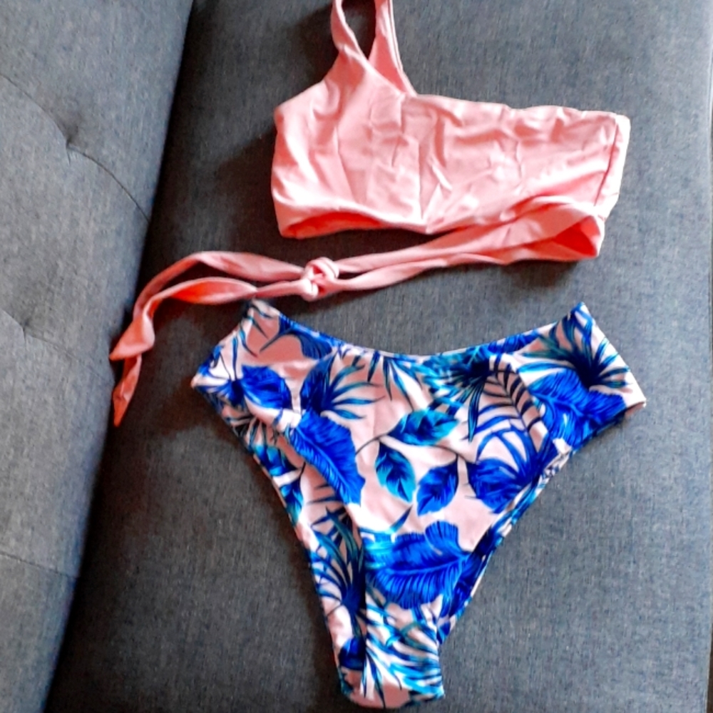 2 piece hi cut swim suit